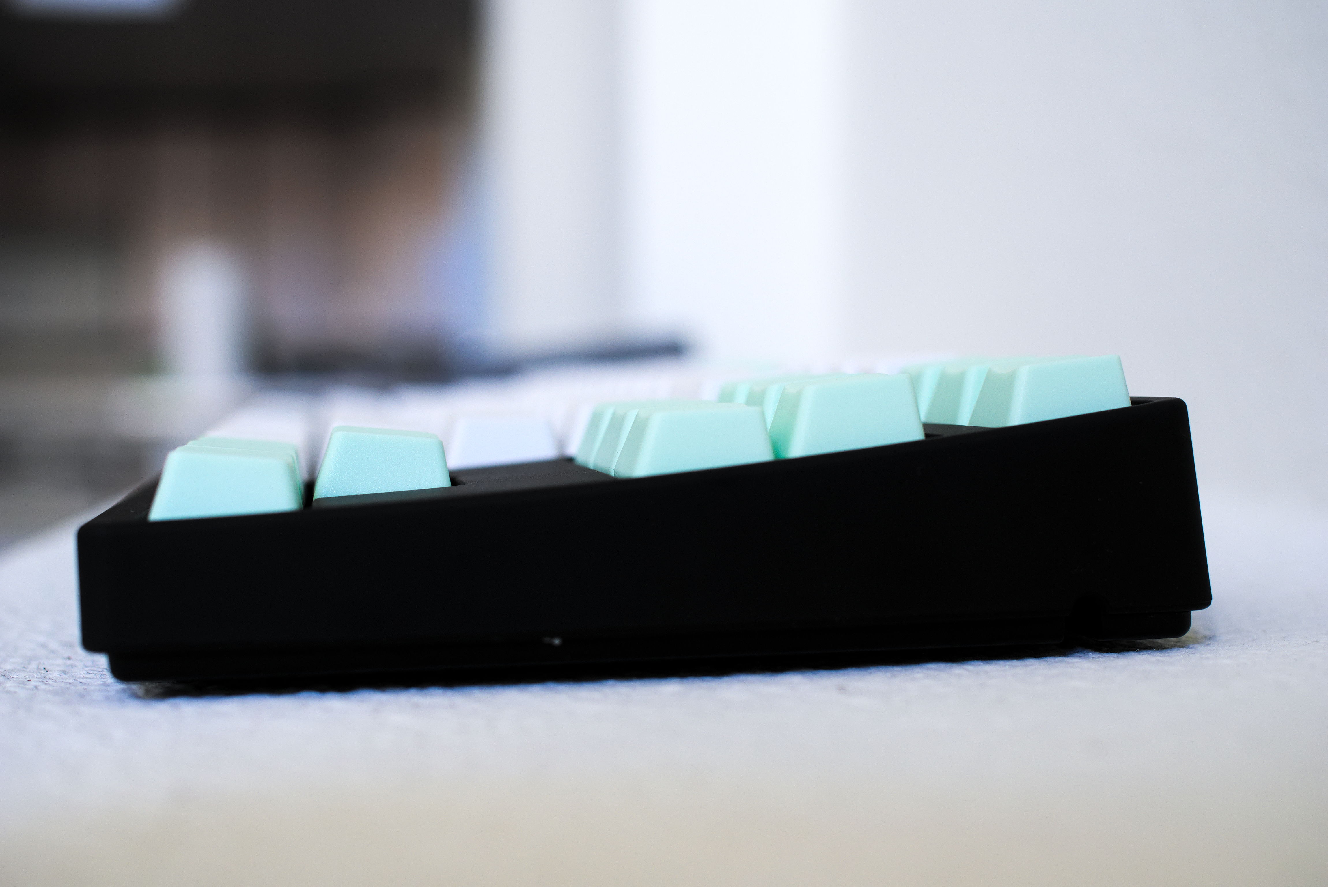 A very pleasing frame, really enjoy the way this keyboard looks.